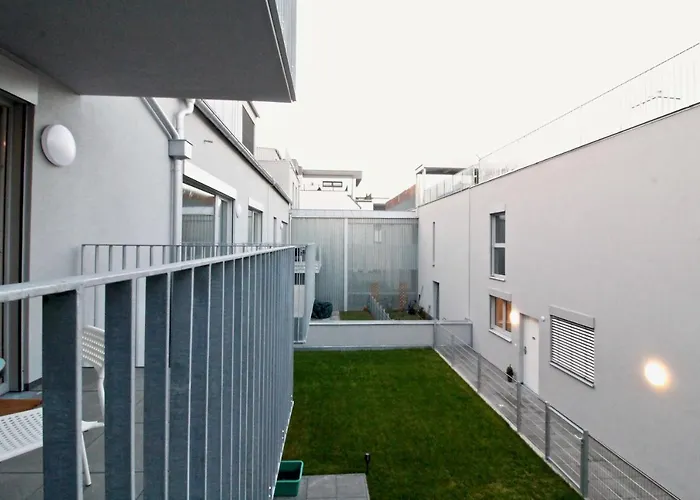 Balcony/pool/free Parking Garage Bécs