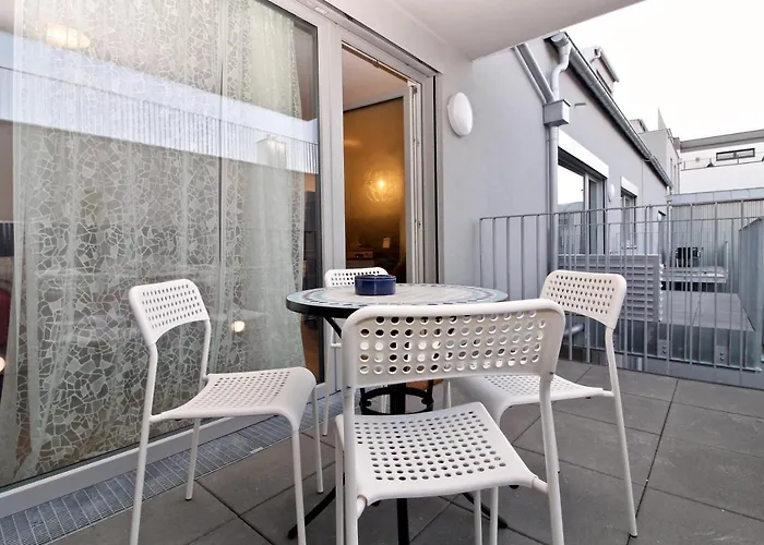 Balcony/pool/free Parking Garage * Viena
