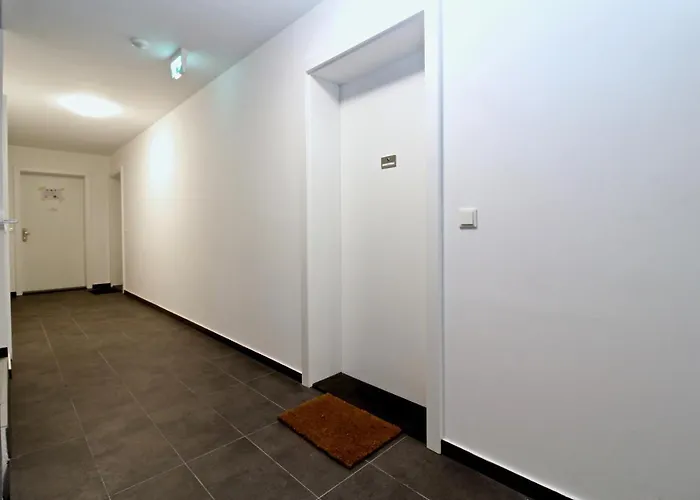 Balcony/pool/free Parking Garage Apartamento Viena